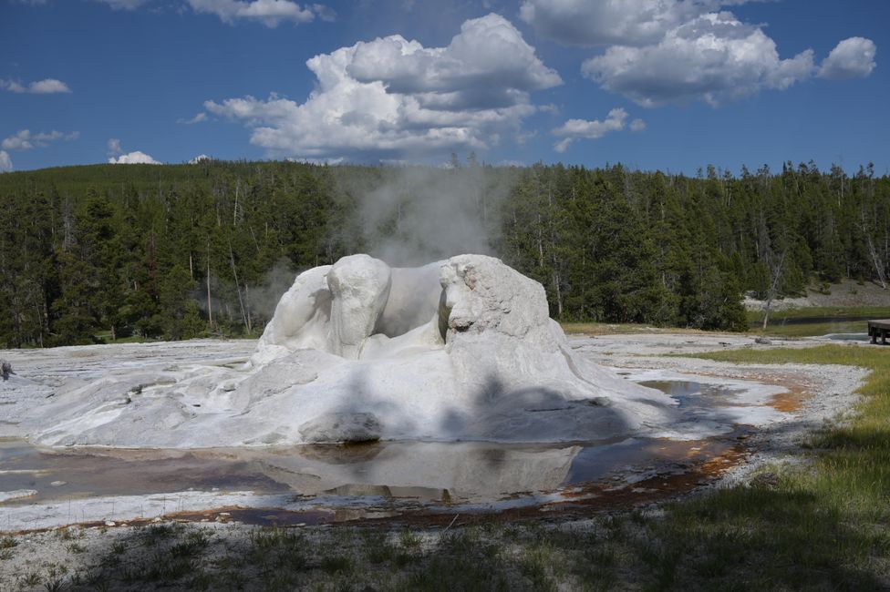 Bassin supérieur des geysers - Geyser Grotto (calme)