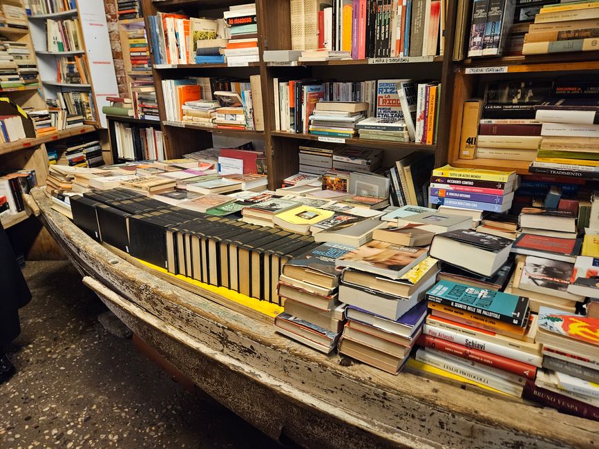 Buchhandlung Acqua Alta