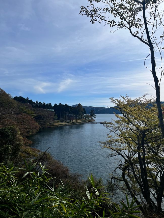 Der Hakone Shrine am Ashi-See