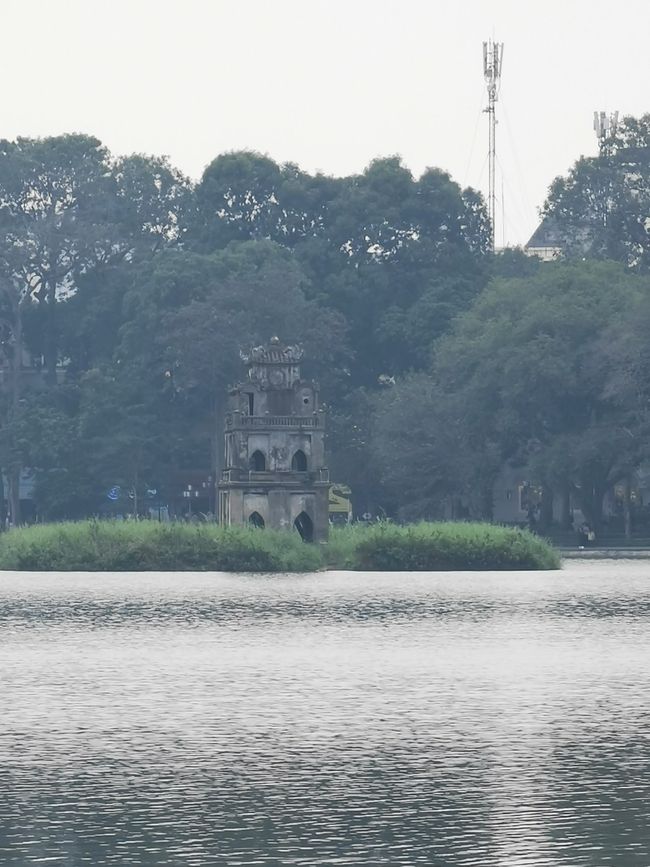 ... Schildkrötenturm auf dem Hoan-Kiem-See ...