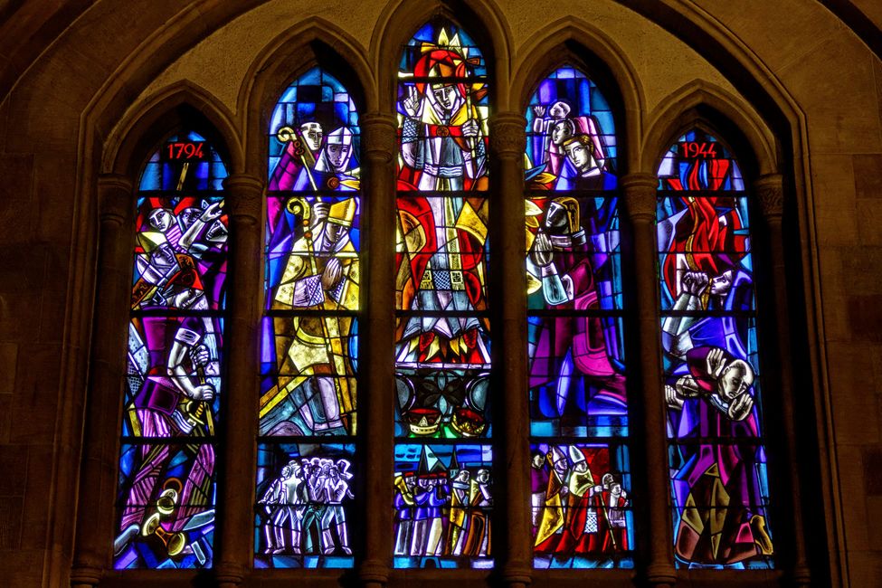 Glasfenster in der Basilika
