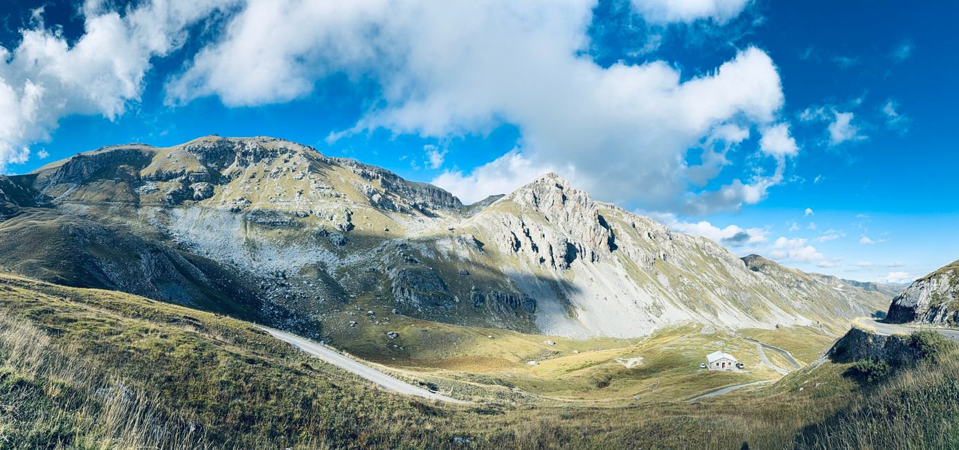 Passstraße ins Hochgebirge 