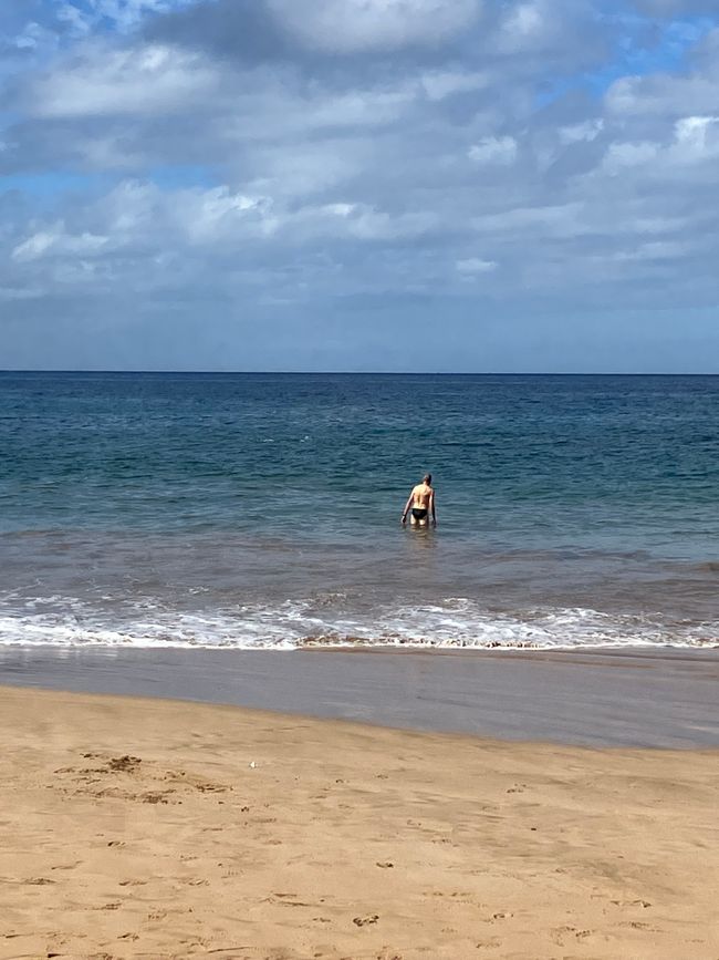 D14 - Kama’ole beach and Haleakala crater sunset 