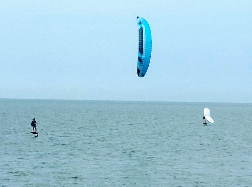Molti kitesurfer erano ammirabili nel corso dei giorni 