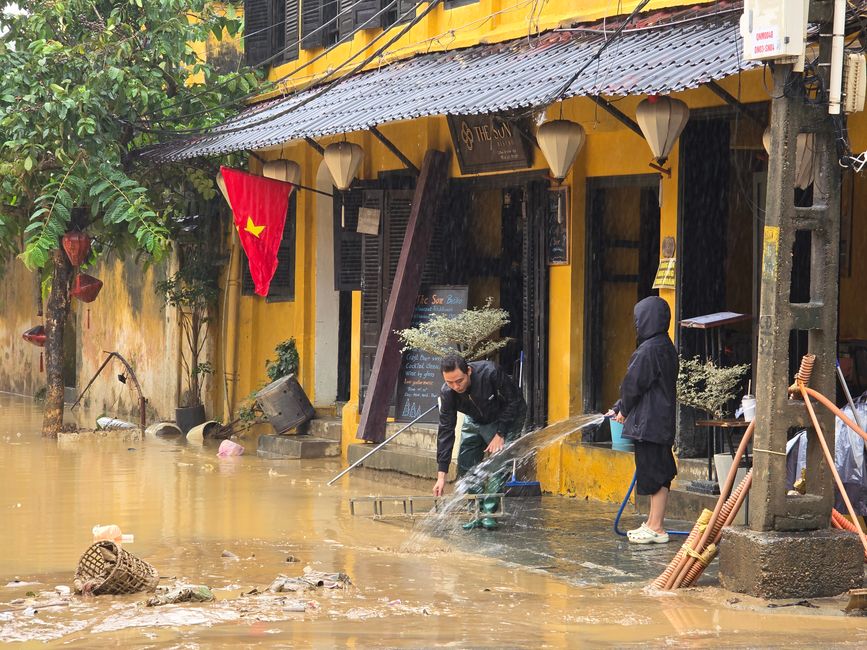 Hoi An - les travaux de nettoyage ont commencé