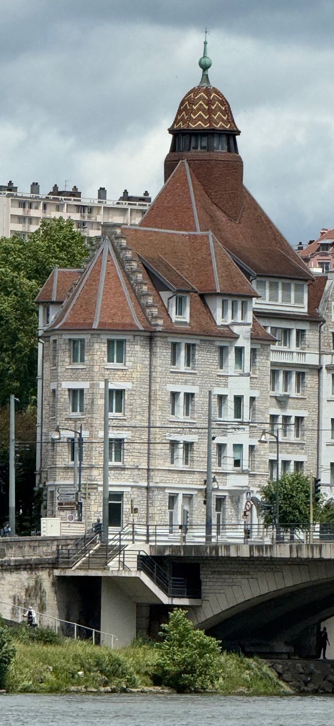 Sur la boucle du Doubs à Besançon