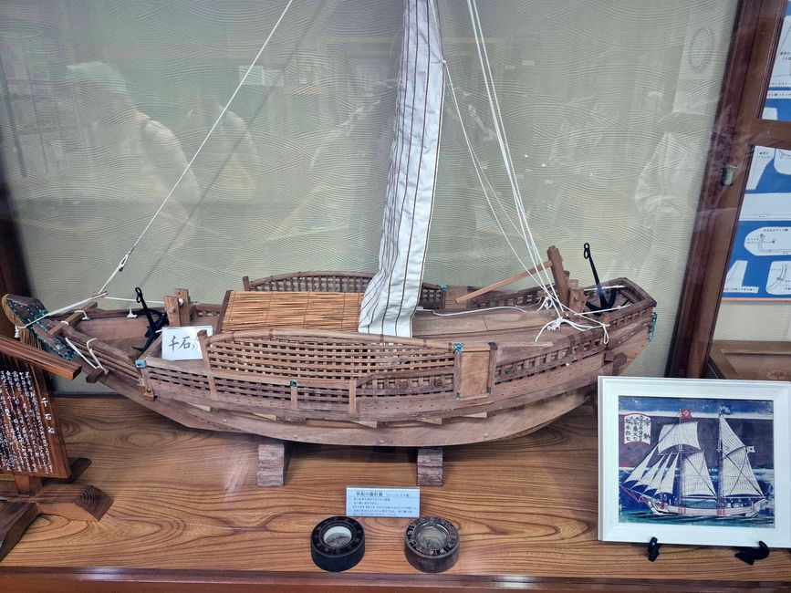 Modell eines historischen Expeditionsschiffes