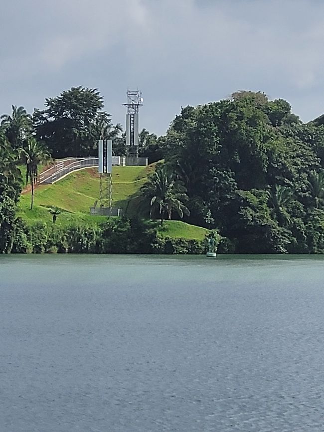 Day 41 of 175: Around the world cruise - Day passage through the Panama Canal