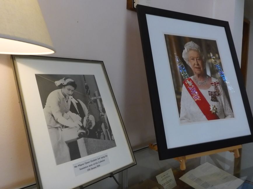 La regina ha posto la prima pietra