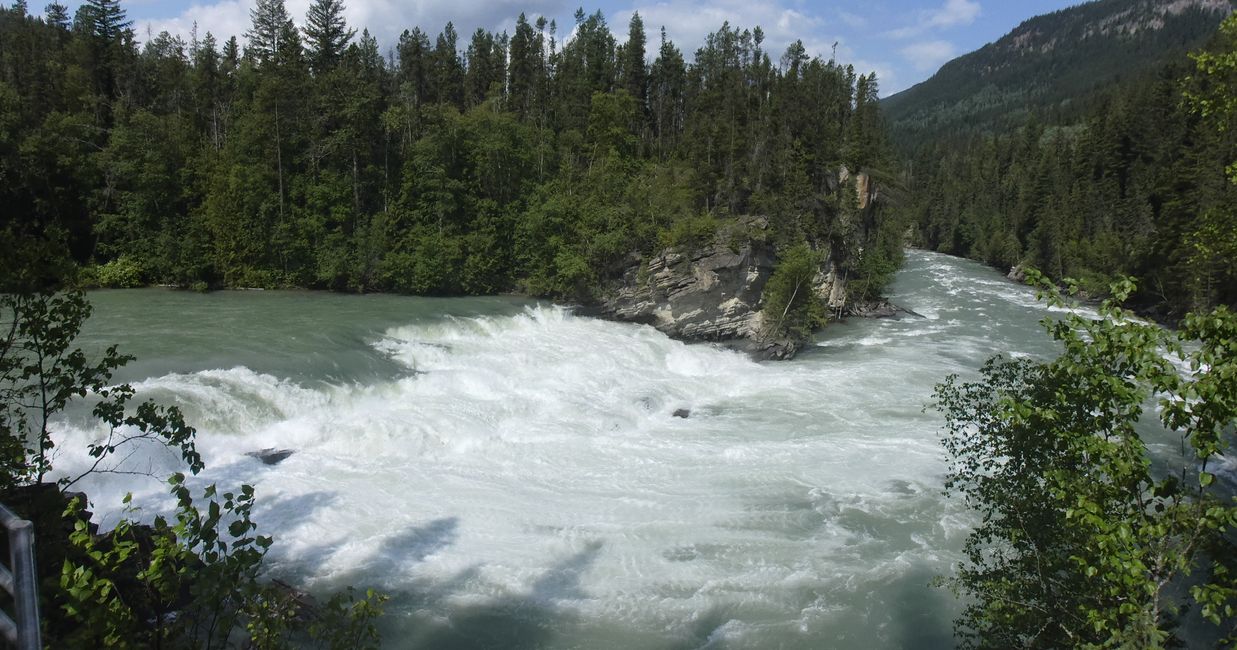 Rearguard Waterfalls 