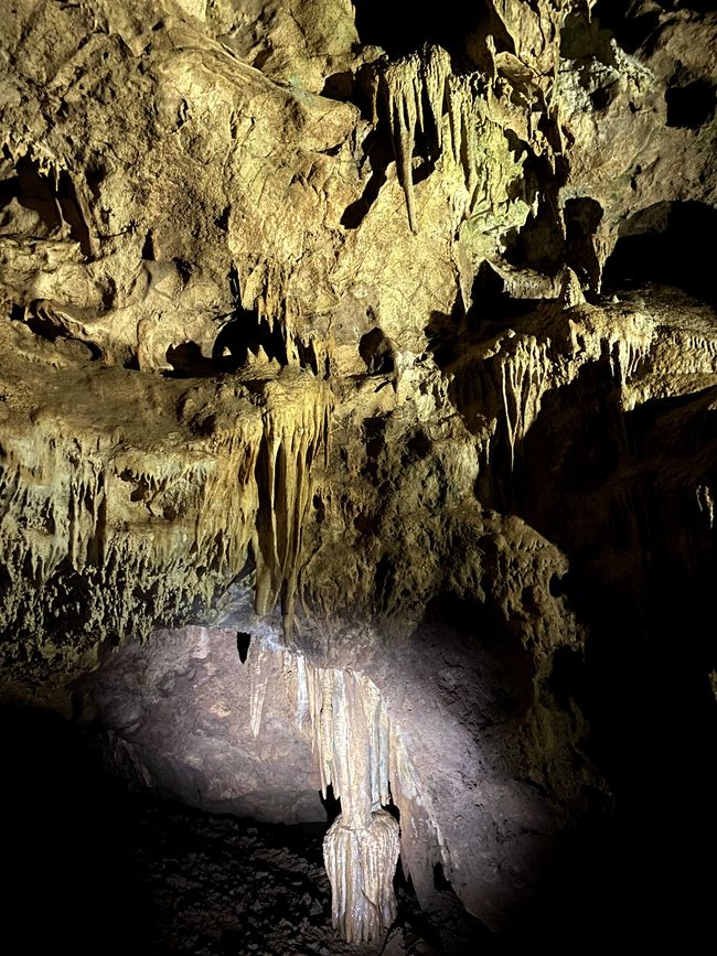 Tropfsteinhöhlenbesichtigung in Georgien - Prometheus Cave