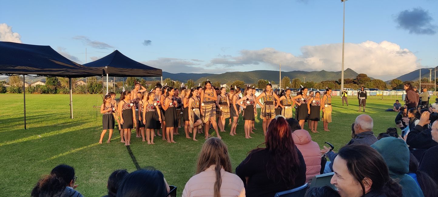 Matariki - Auftritt der Schulkinder