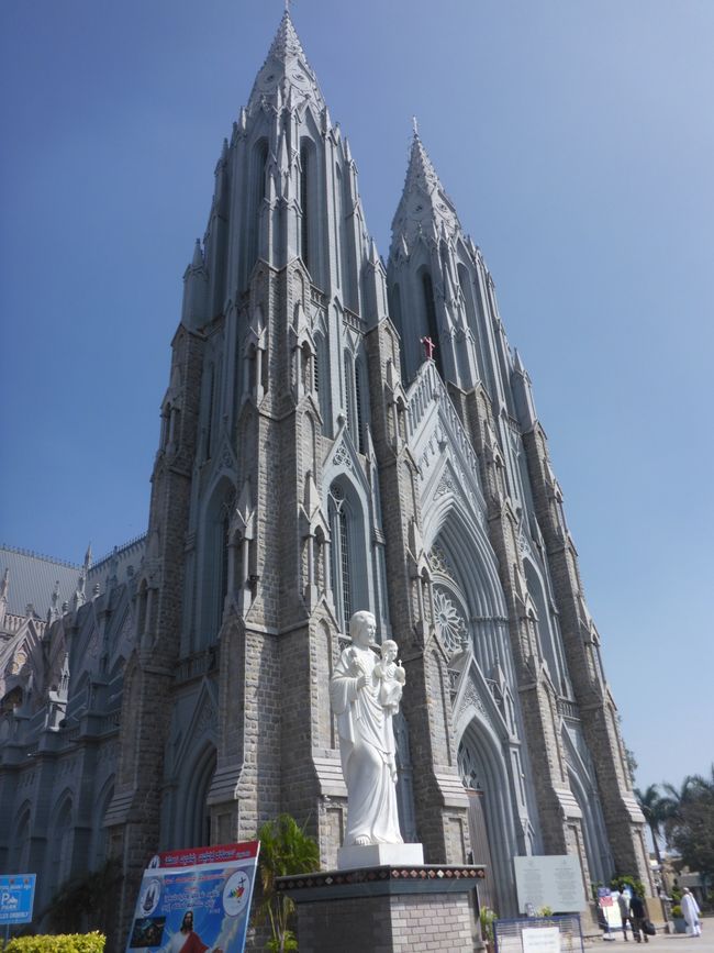 St. Philomena's Church, 1936, hat den Kölnerdom zum Vorbild