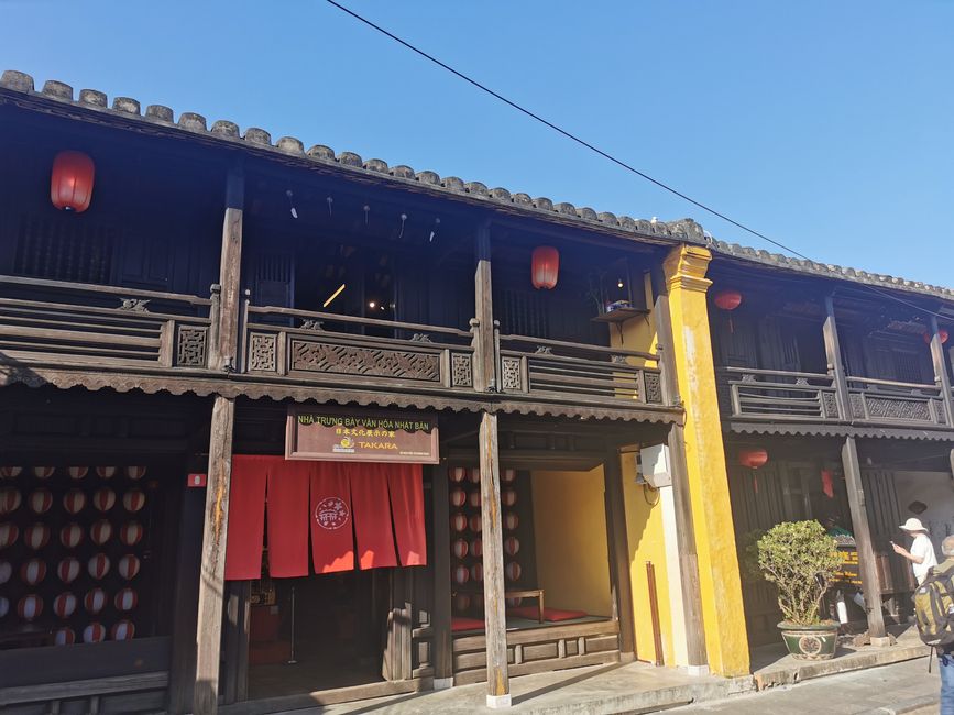 In esplorazione e shopping a Hoi An