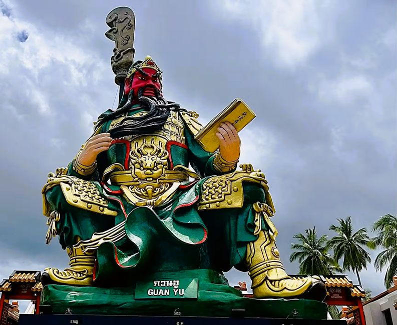 Koh Samui, Statue von Guang Yu
