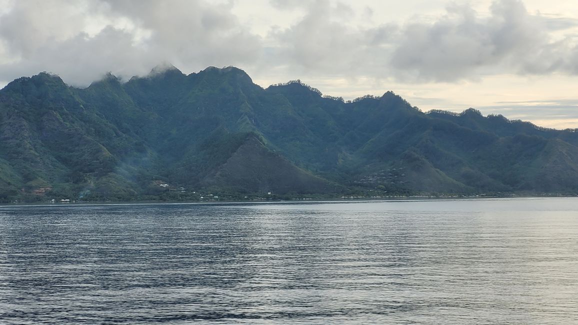 Mo’orea – gewaltige Bergzinnen empfangen und verabschieden uns