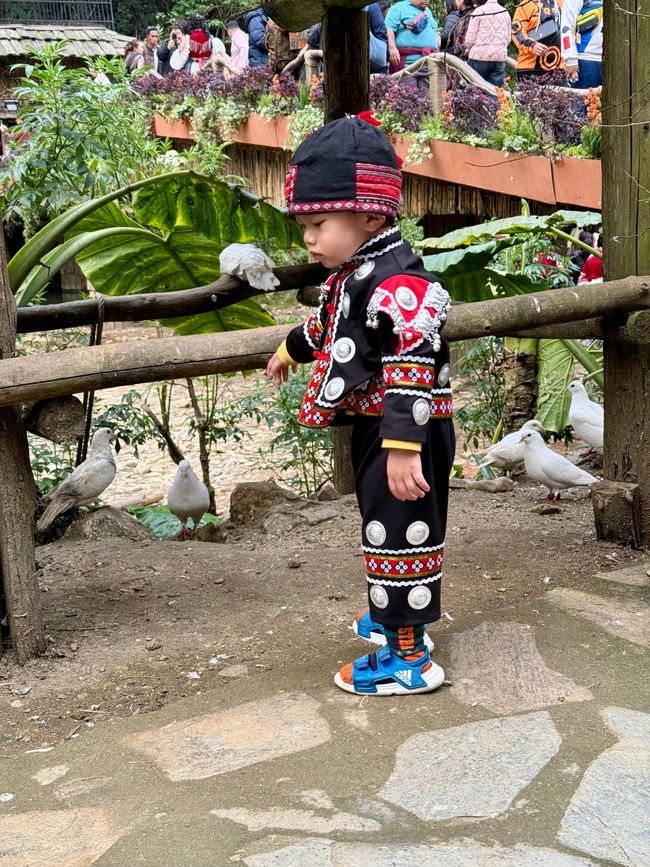 Drawing with warm beeswax before dyeing