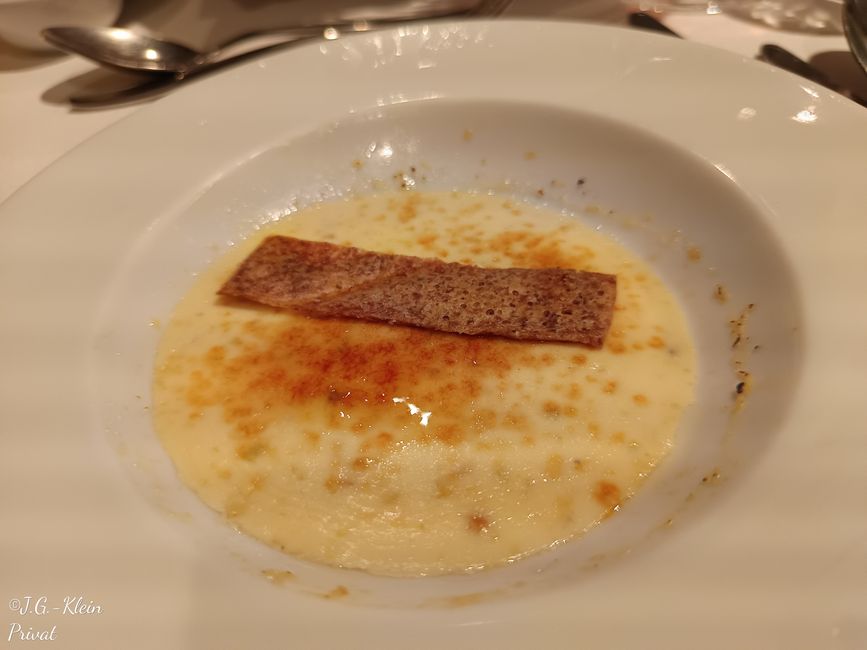 Vorspeise: Creme Brulee vom Ziegenkäse 