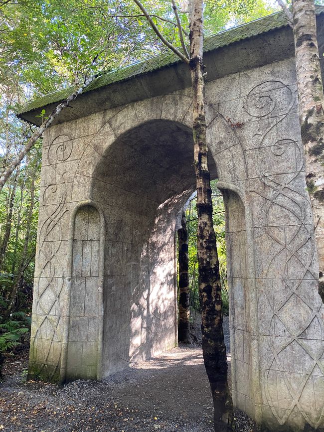 Rivendell exit & entrance gate