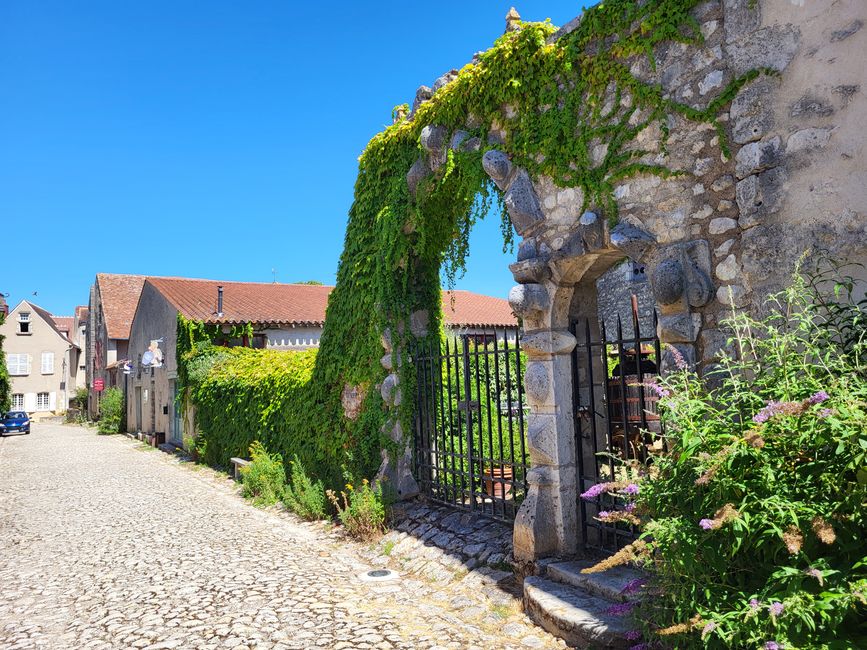 Charroux