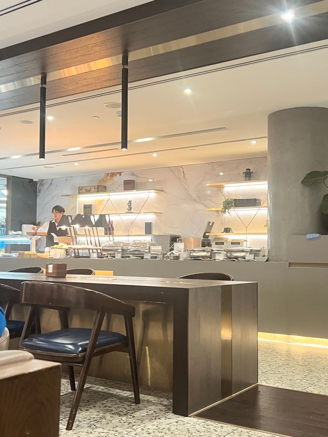 Amex Lounge 