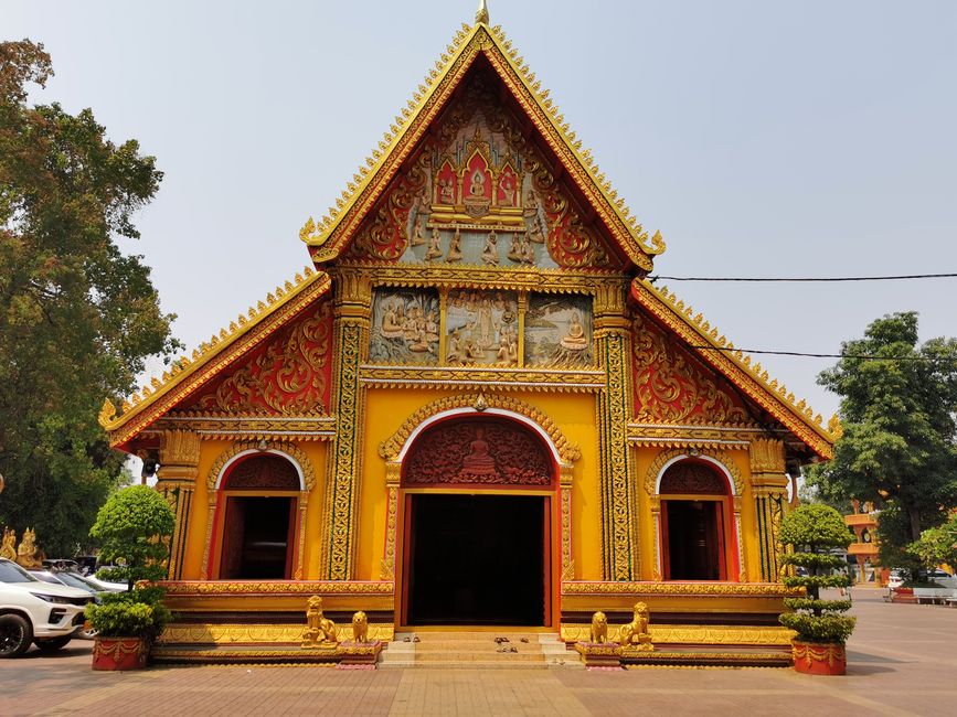 Vientiane - 1.5 days on a temple and museum tour