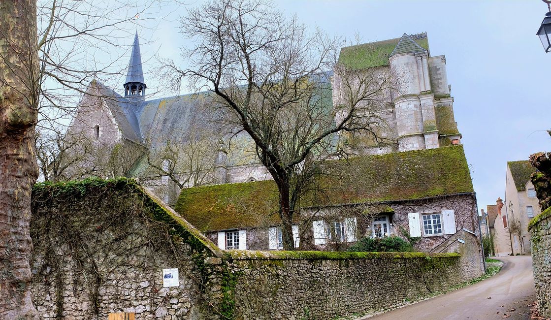 Unter anderem ins kleine Dorf ....