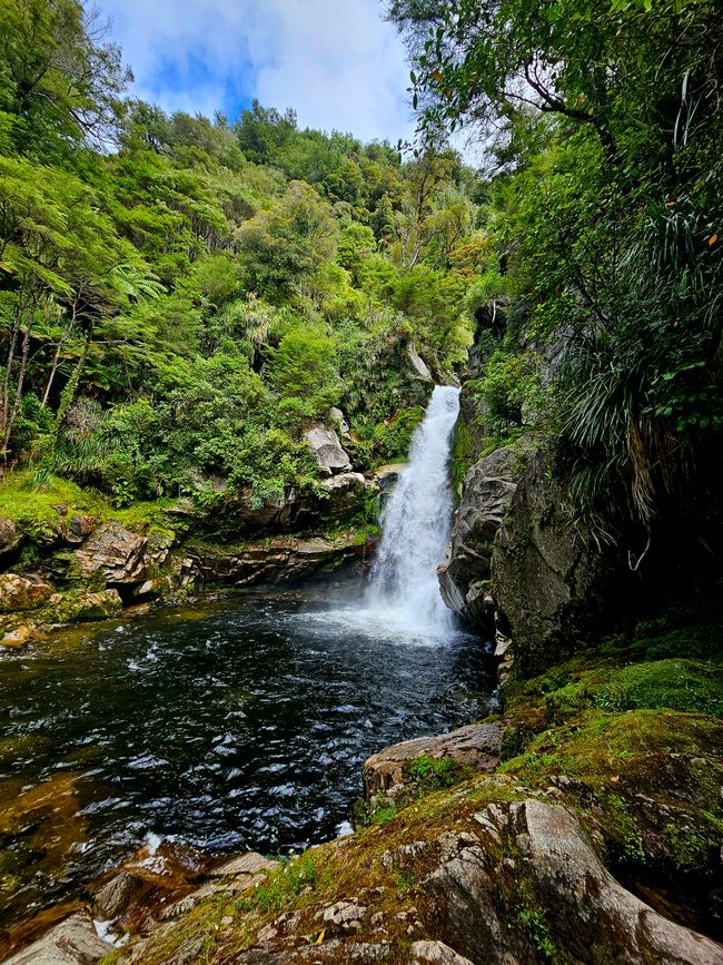Ngarua Caves and Wainui Falls