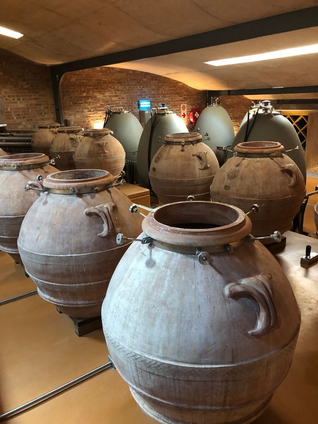 Tonkrüge - extra in Italien gefertigt