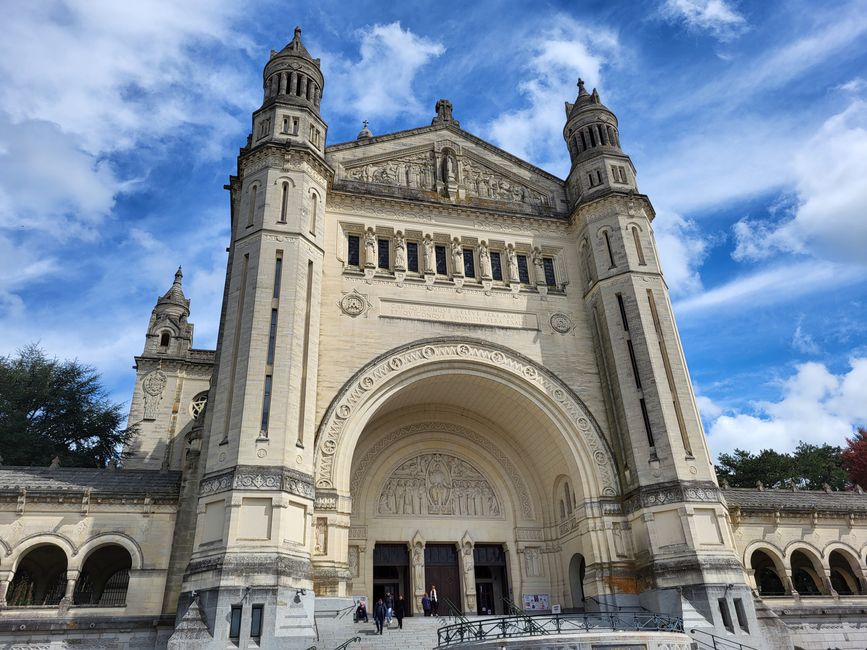 Basilica of Sainte-Thérèse