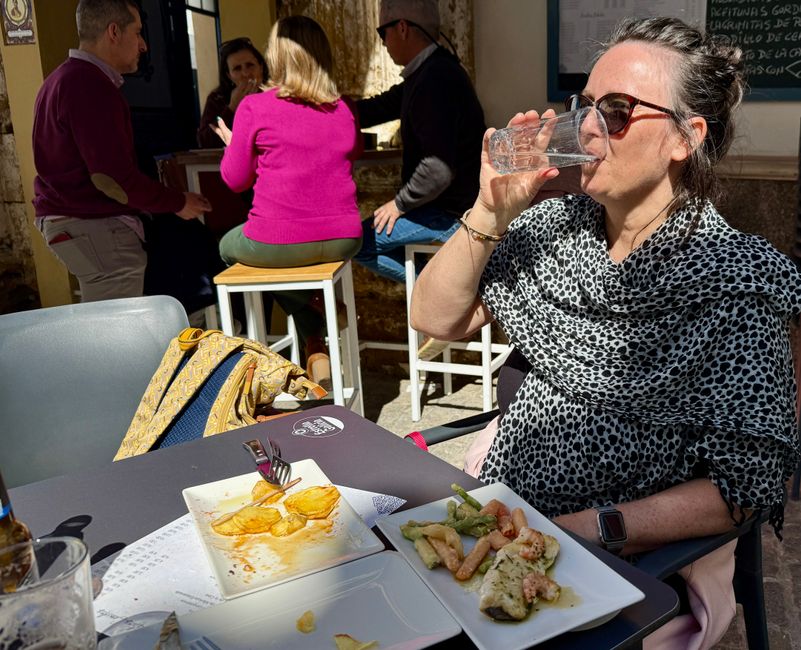 Icke muss zwischendurch einen Schluck Wasser nehmen.