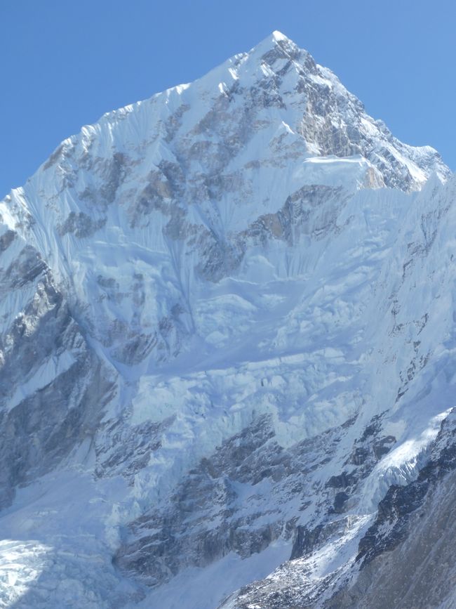 Nuptse mit seinen Schneebrettern