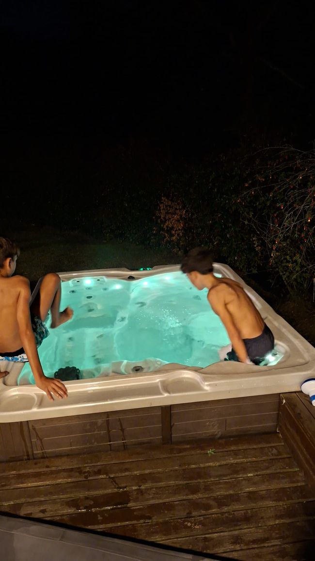 23:00 llegamos al alojamiento y directo al jacuzzi