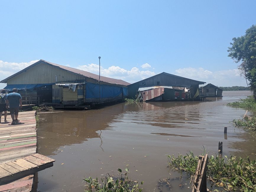Rio Negro + Rio Solimões gleich  Amazonas