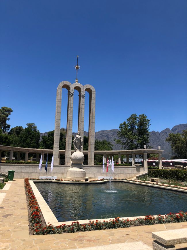 ..... am xxxxx Monument