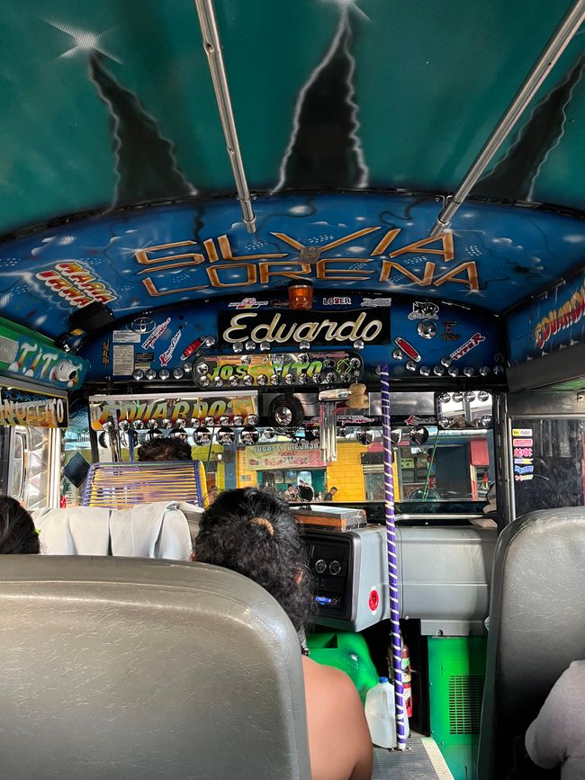 E ancora un Chicken Bus