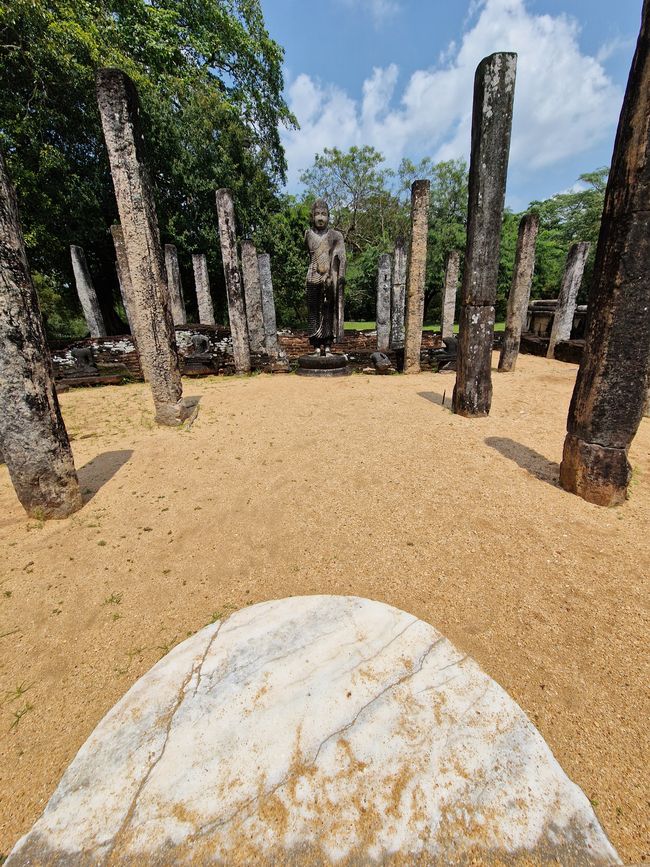 Polonnaruwa - 1000 años de historia y algo aprendido.