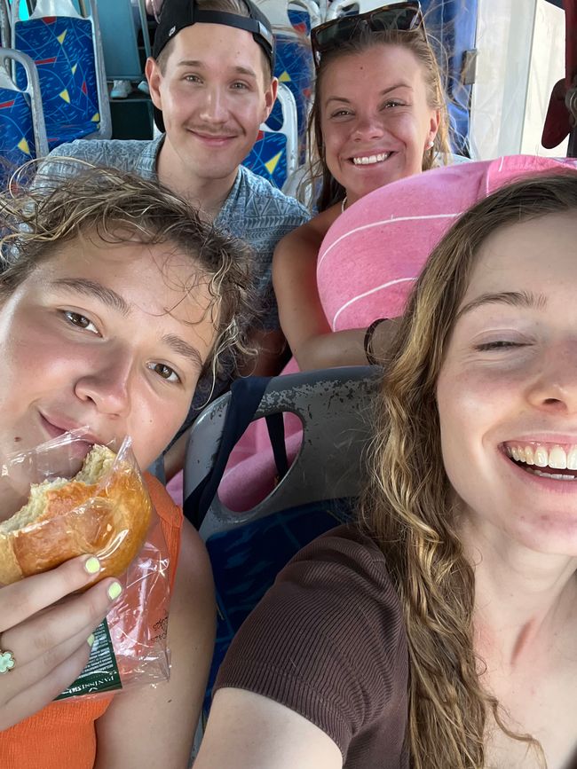 trajet en bus vers la plage