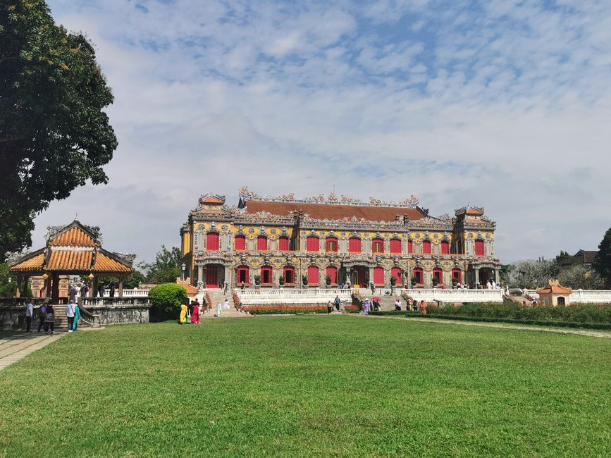 Recorrido por la antigua ciudad imperial de Hue