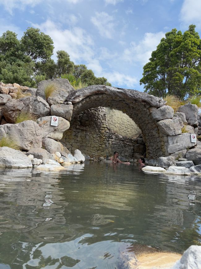 Smell of sulfur, hot springs, and water from above...