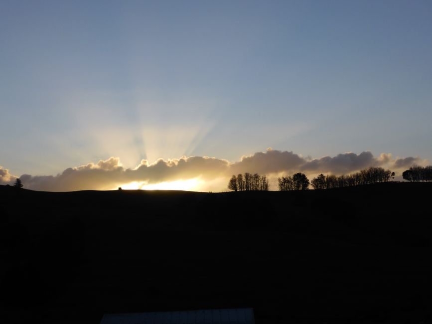 Der Tag beginnt sonnig