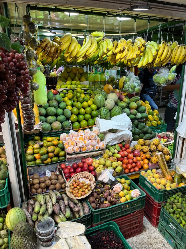  Paloquemao fruit market