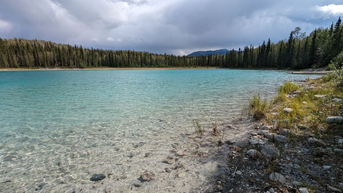 Boya Lake Campground - Day Use Area