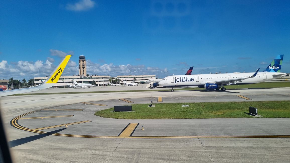 Mit "Spirit" von Miami (Flughafen Fort Lauderdale)nach San José, der Hauptstadt von Costa Rica🤗