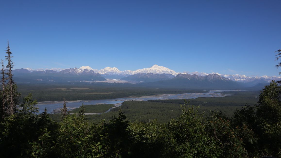 Selfie drone avec Denali en arrière-plan