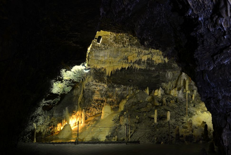 EXPLOSIVE ÜBERRASCHUNG - die Eberstadter Tropsteinhöhle