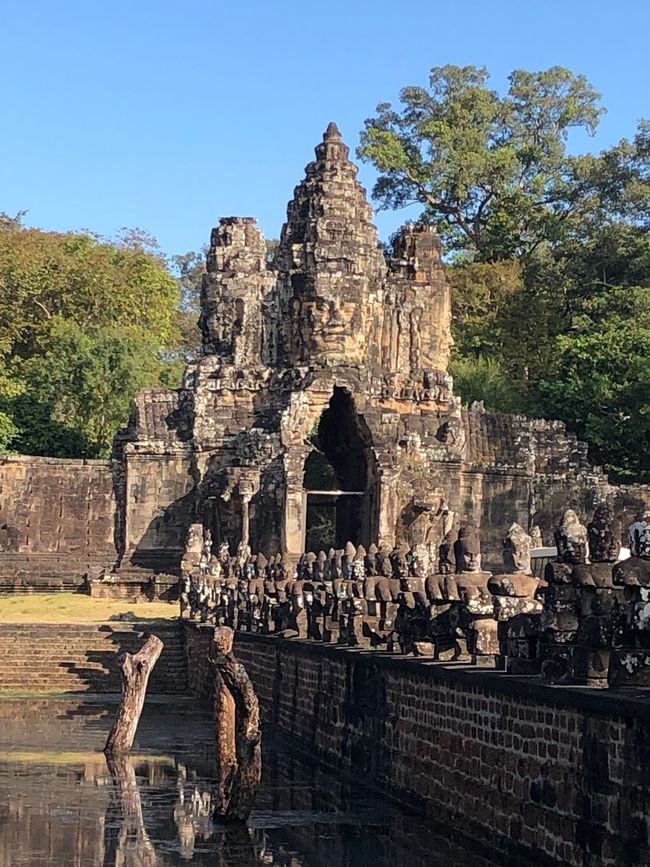 Angkor Thom -  Brücke zum Südtor