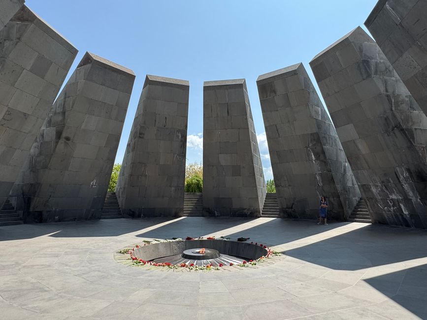 Armenien Tag 2 - Gedenken in Tsitsernakaberd