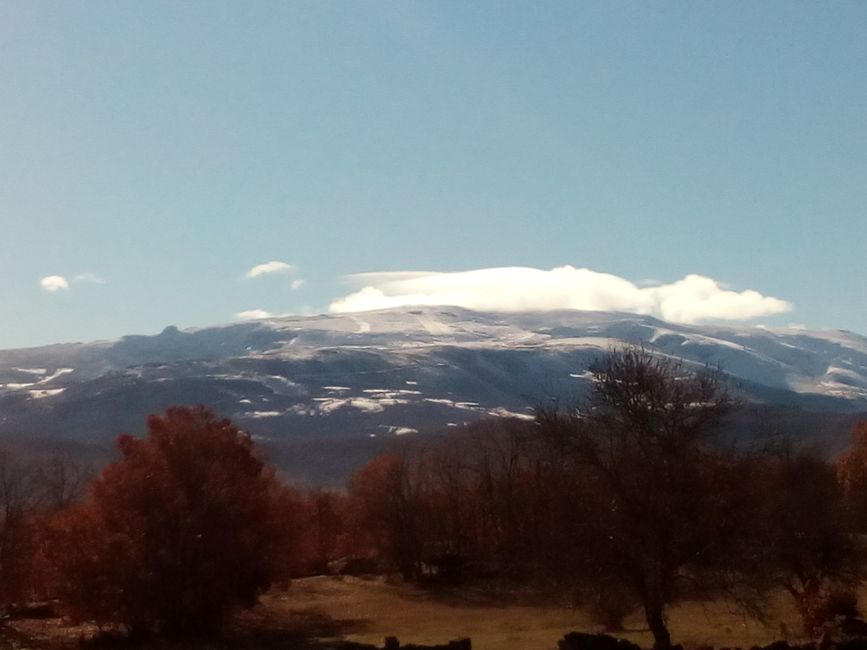 La Covatilla mit Schnee von Nava de Béjar (Salamanca) (Dezember 2021)