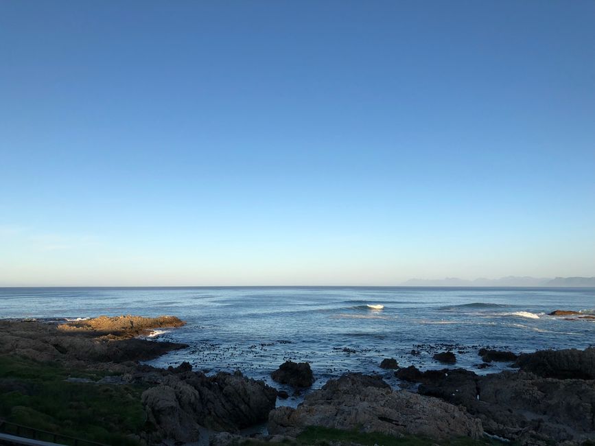 Die Walker Bay bei Sonnenaufgang